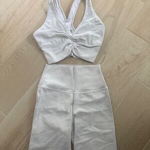 ALO YOGA ACTIVEWEAR SET